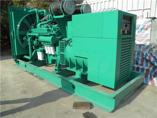 甘德出租发电机 发电机组厂家：柴油发电机组的控制屏的作用是什么？