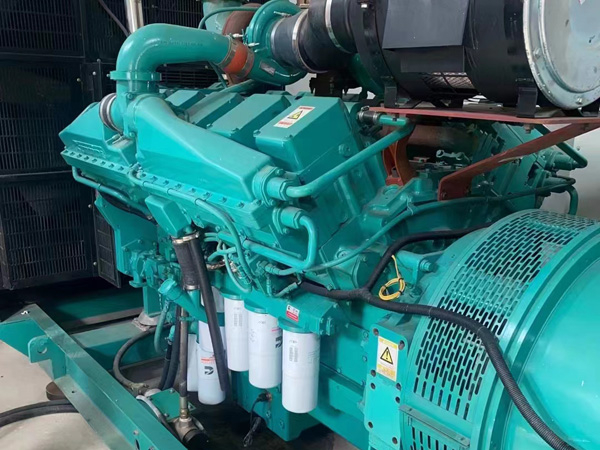 甘德更换100kW柴油发电机组机油时，需要注意哪些事项？