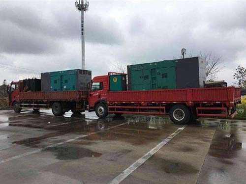 甘德涂抹密封胶后,需要等待多长时间才能安装水冷式机油散热器密封件?